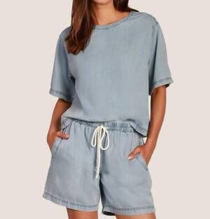 NEW DYLAN everyday denim short in blue